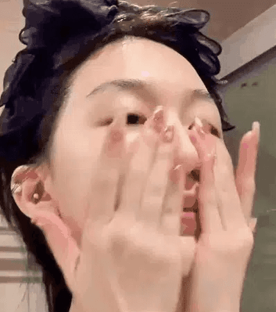 ๐๏ธ KAUFEN SIE 1 UND ERHALTEN SIE 1 GRATIS - Straffendes Anti-Falten-Serum